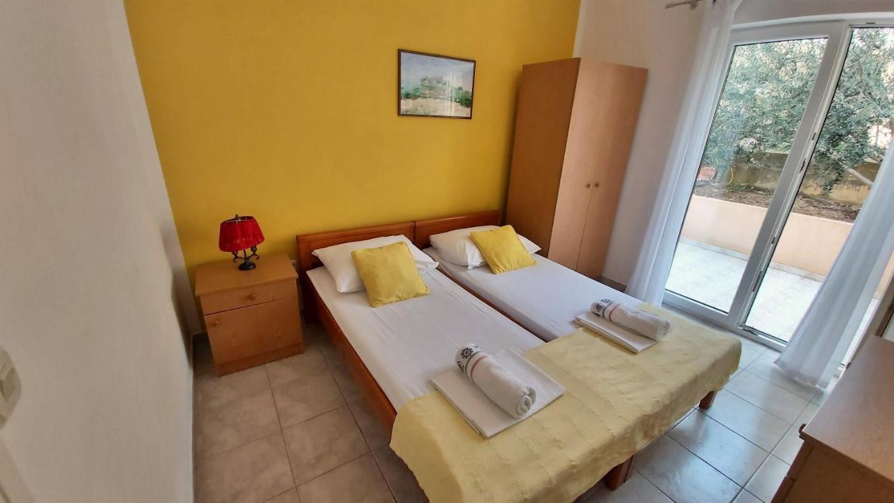 Apartments Mandalinic Omiš Kültér fotó