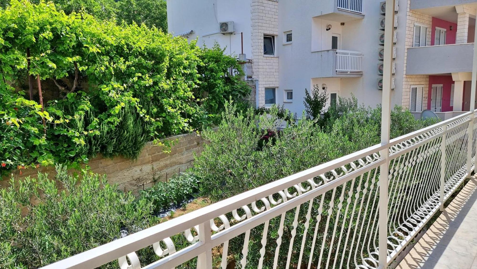 Apartments Mandalinic Omiš Kültér fotó